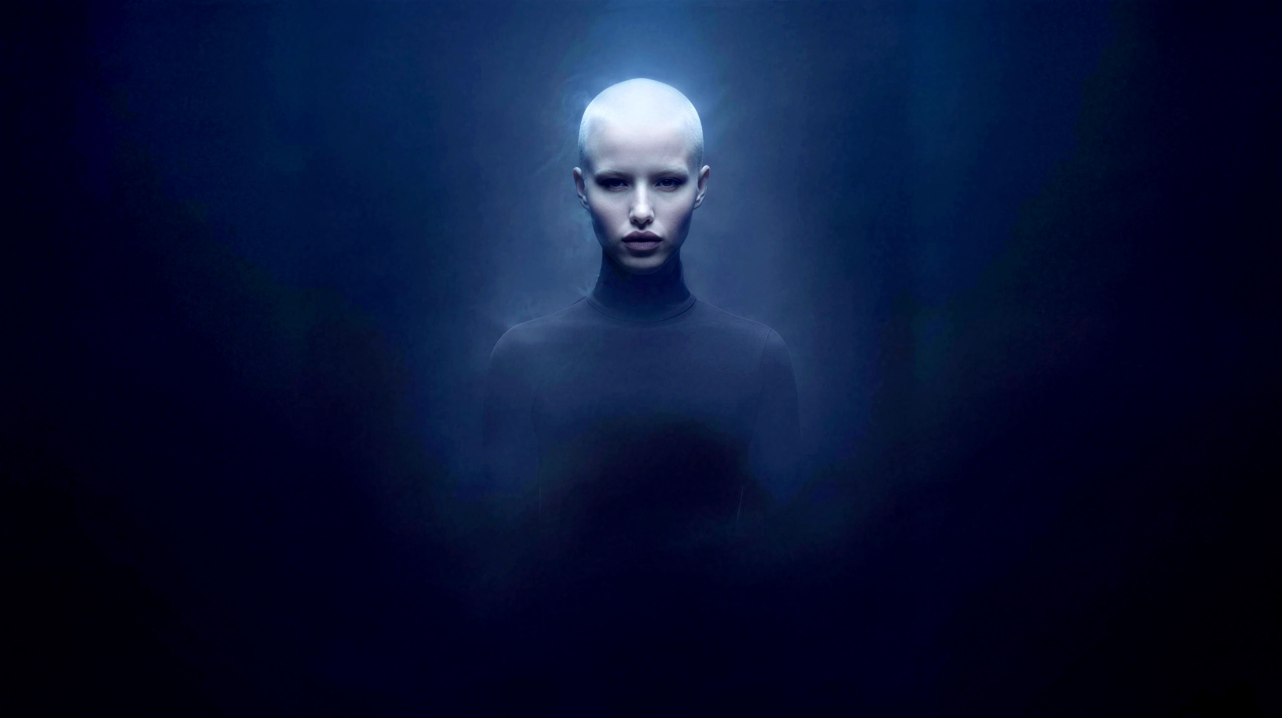 ELYAH — a presence between the artificial and the intimate